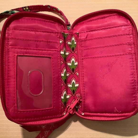 Vera Bradley Carry All Wristlet Wallet. - Picture 2 of 4